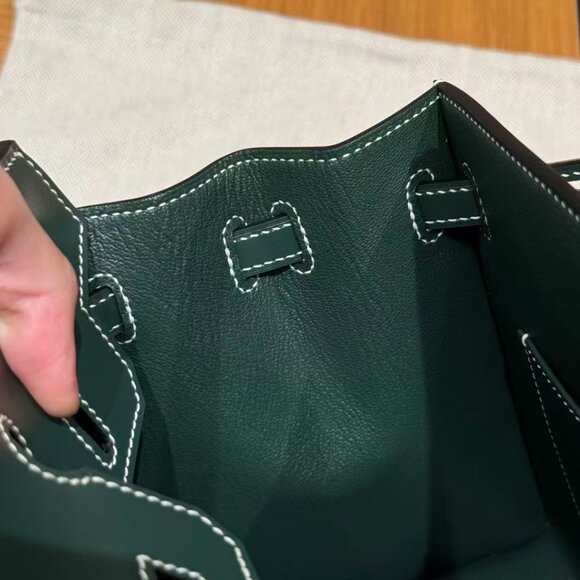 Classic Hermes Bag: A Stylish and Versatile Choice for Elegance - Picture 6 of 6